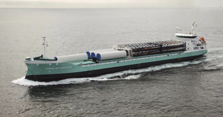 Transit: MARIETJE MARSILLA    entering English South Coast at The Dover Strait