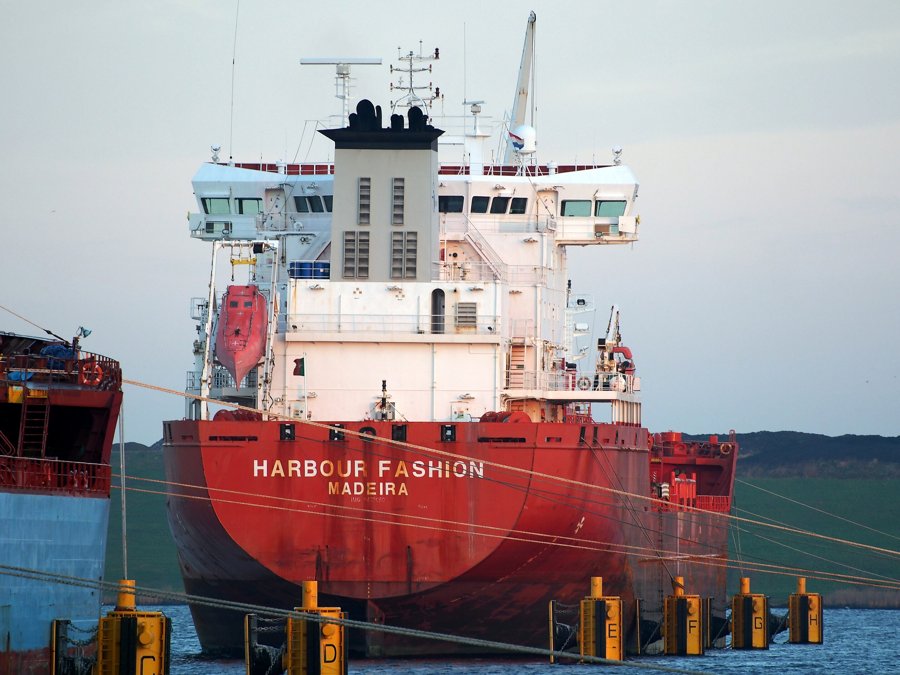 Transit: HARBOUR FASHION entering English South Coast at The Dover Strait