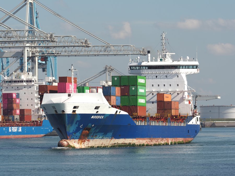 Transit: NORDICA entering English South Coast at The Dover Strait