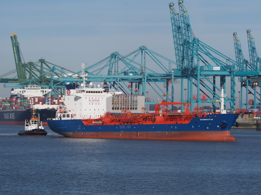 Transit: SHANNON STAR         entering English South Coast at The Dover Strait