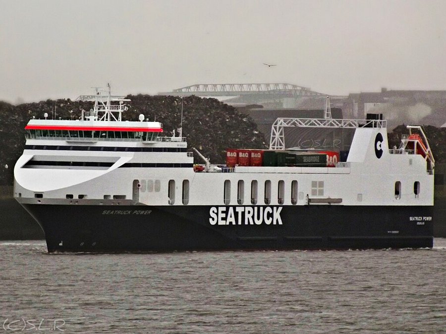  Irish Sea - POWER transiting Irish Sea West of Man