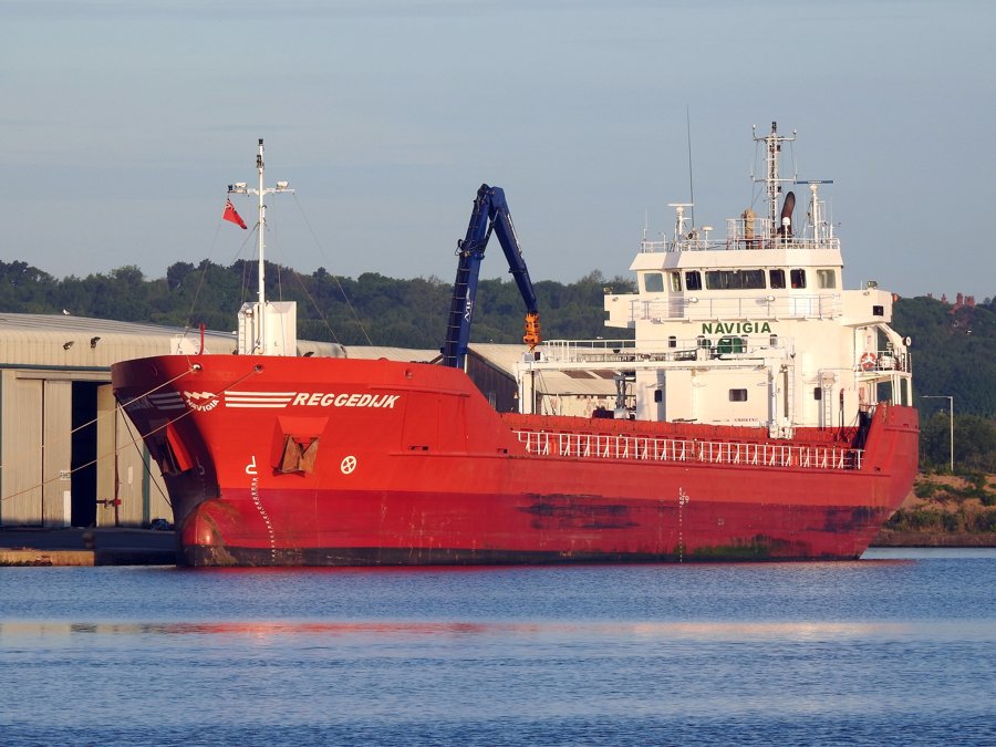 Thames Departure: VERTOM RINEIA       