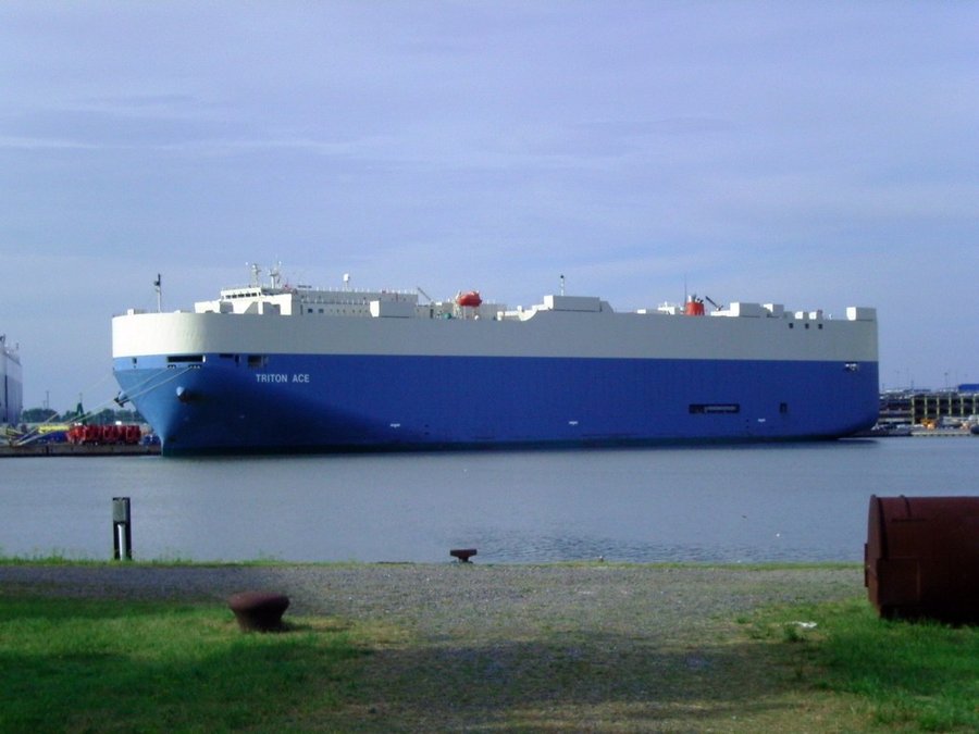 Transit: GEMINI LEADER        entering English South Coast at The Dover Strait