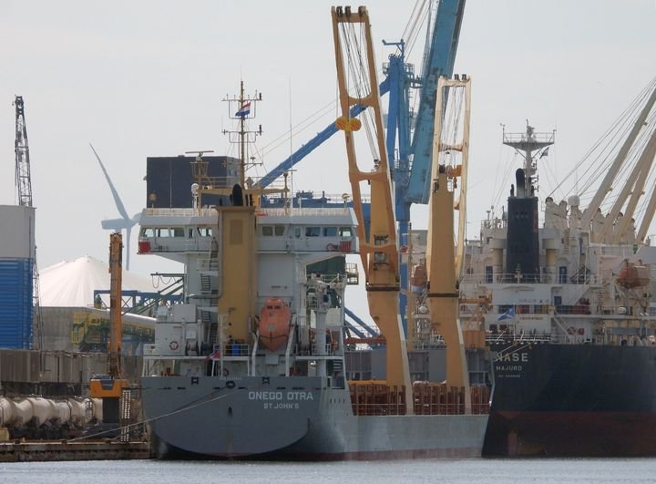 Transit: ONEGO OTRA           entering English South Coast at The Dover Strait