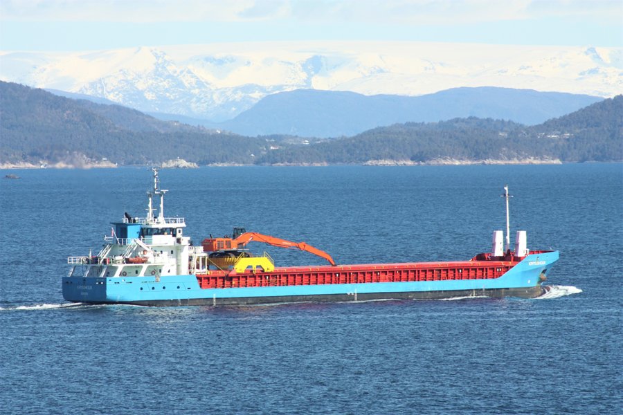  Scottish North Coast - KRYSSHOLM transiting Thurso Coast