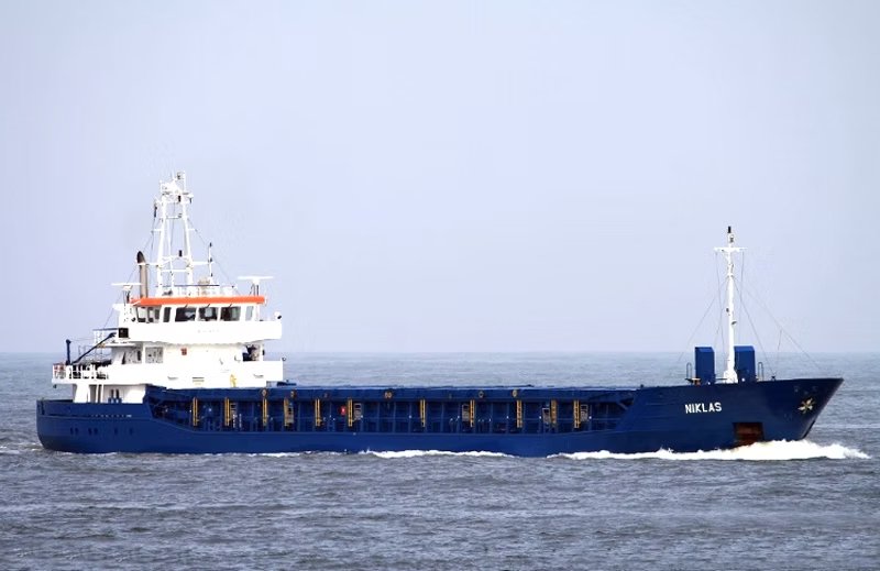 Humber Departure: NIKLAS              