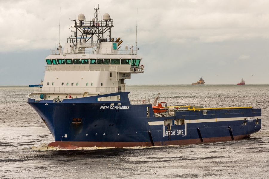  Scottish East Coast - NALEY TIDE           transiting Dornoch Firth Coast