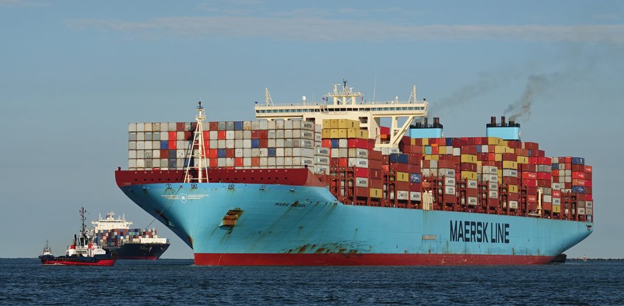 Thames Departure: MARY MAERSK