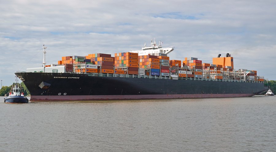 Transit: SAVANNAH EXPRESS     entering English South Coast at The Dover Strait