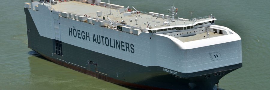 Transit: HOEGH TARGET entering English South Coast at The Dover Strait