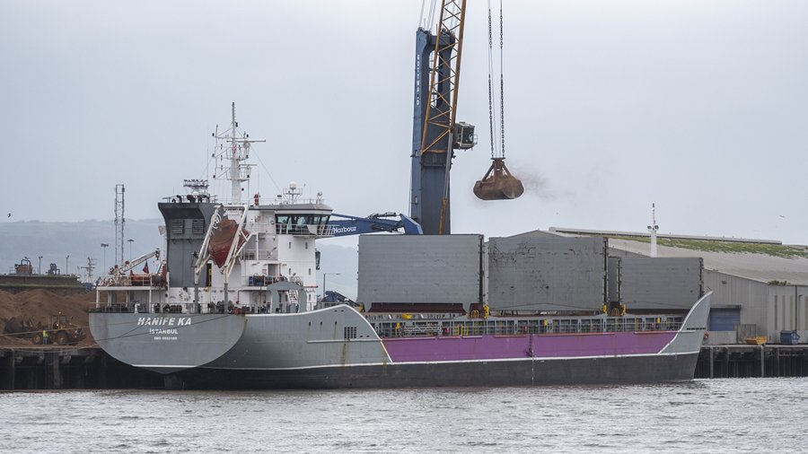  Irish Sea - LONGWAVE             transiting Irish Sea off Wales