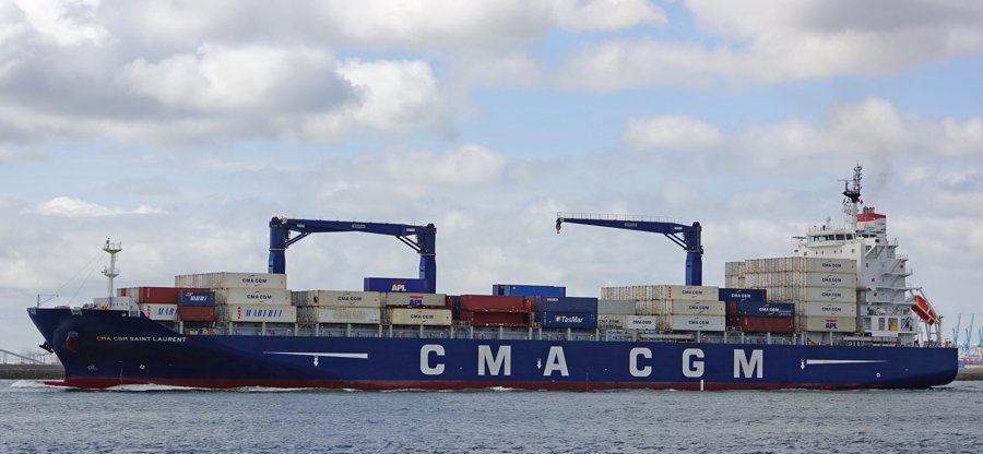 Transit: CMA CGM ST. LAURENT entering English South Coast at The Dover Strait