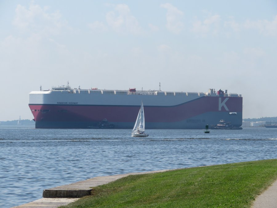 Southampton Arrival: HAWAIIAN HIGHWAY    