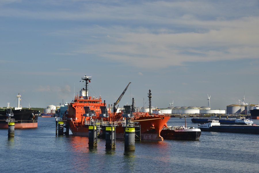 Transit: DREAM ARRAX          entering English South Coast at The Dover Strait