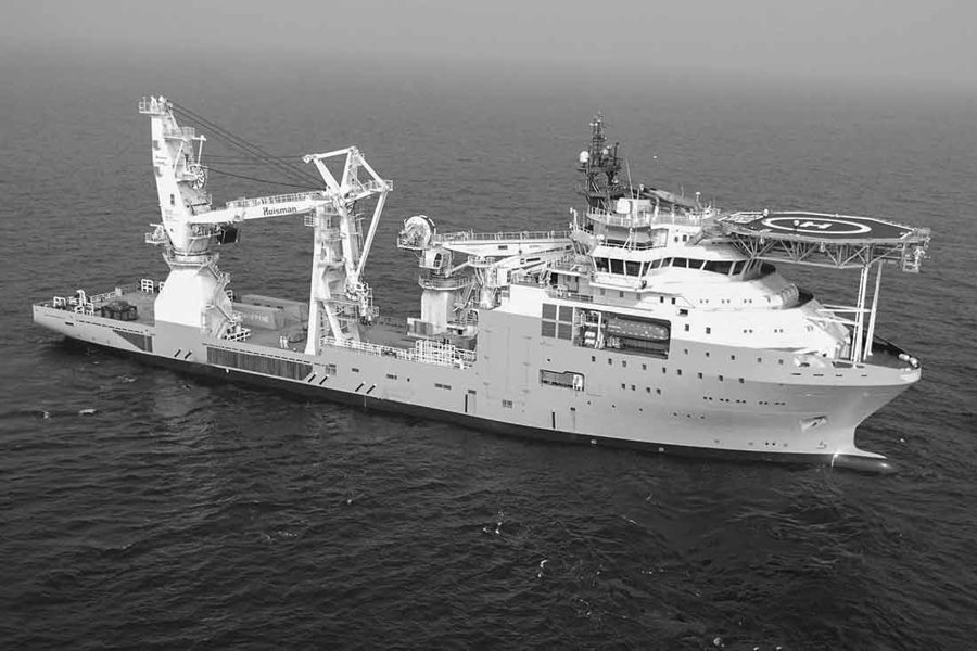  Scottish East Coast - SKANDI INSTALLER transiting Aberdeenshire Coast