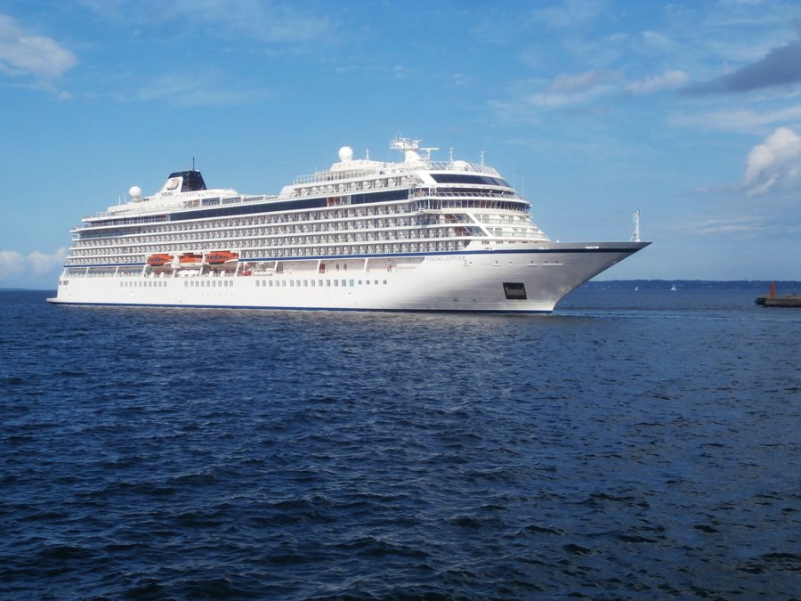  Scottish West Coast - VIKING JUPITER transiting North Channel at Belfast