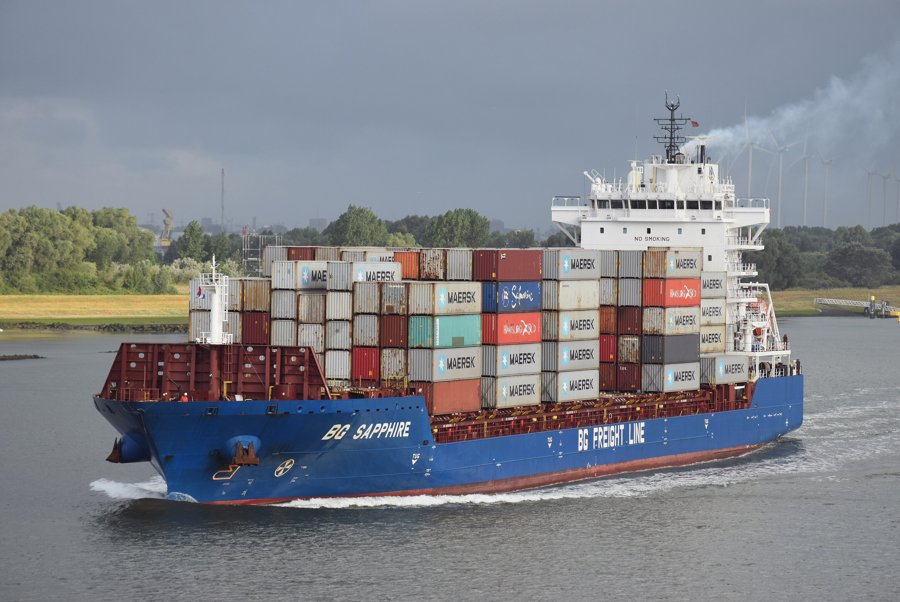  Irish Sea - BG SAPPHIRE          transiting Irish Sea West of Man