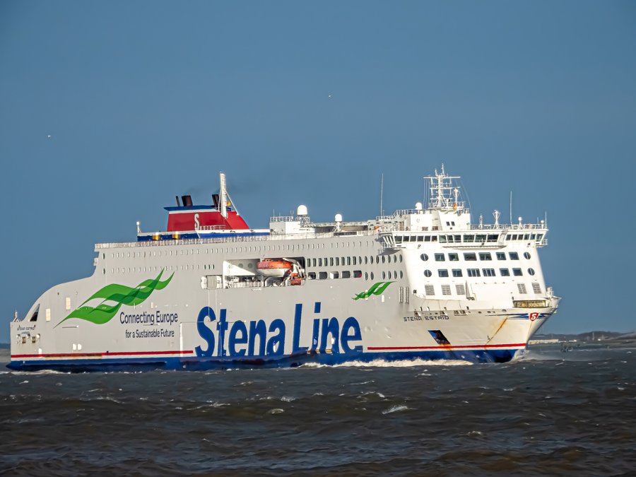  Irish Sea - STENA ESTRID transiting Irish Sea off Dublin