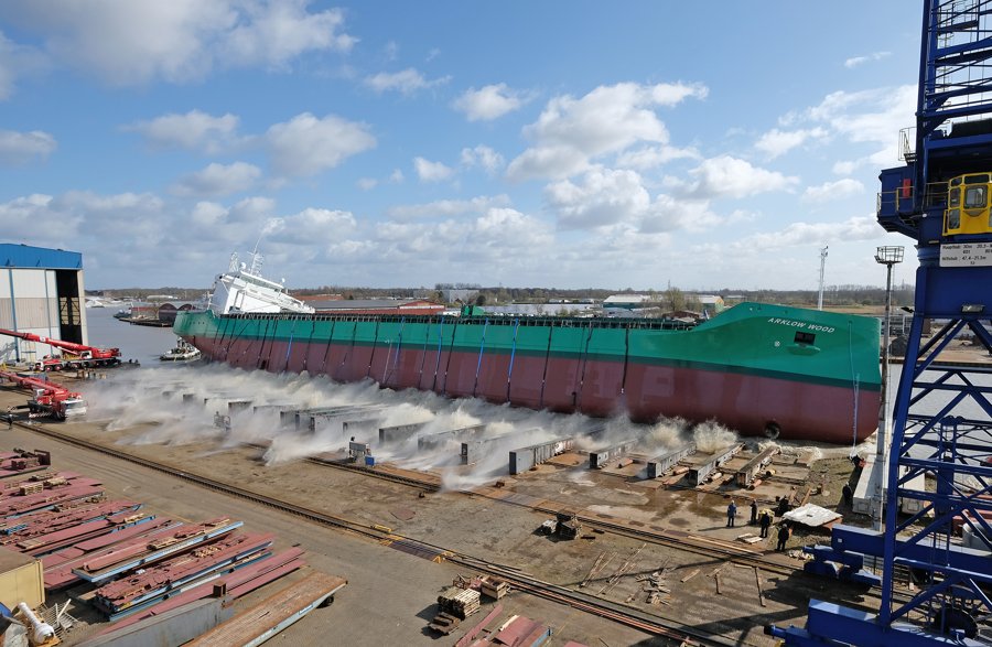Transit: ARKLOW WOOD          entering English South Coast at The Dover Strait
