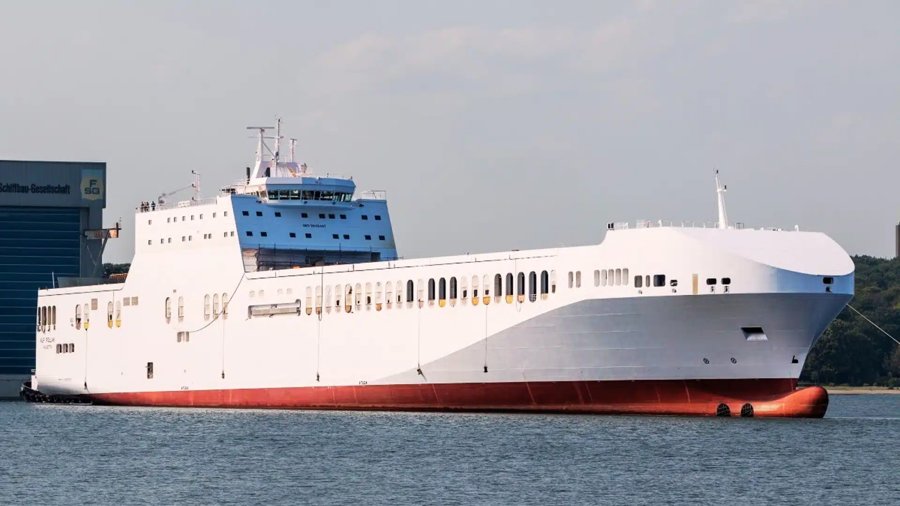 Thames Arrival: LISMORE