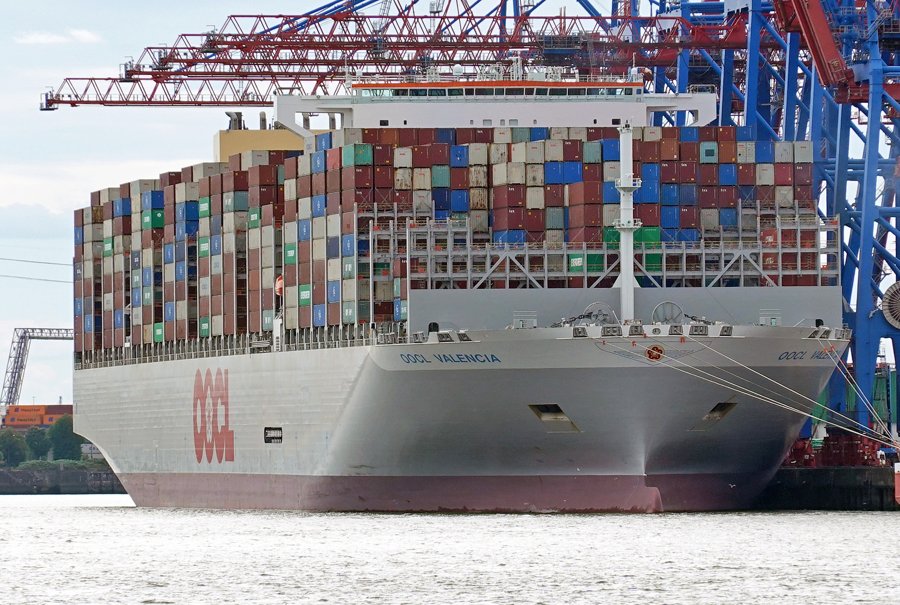 Felixstowe Departure: OOCL VALENCIA       