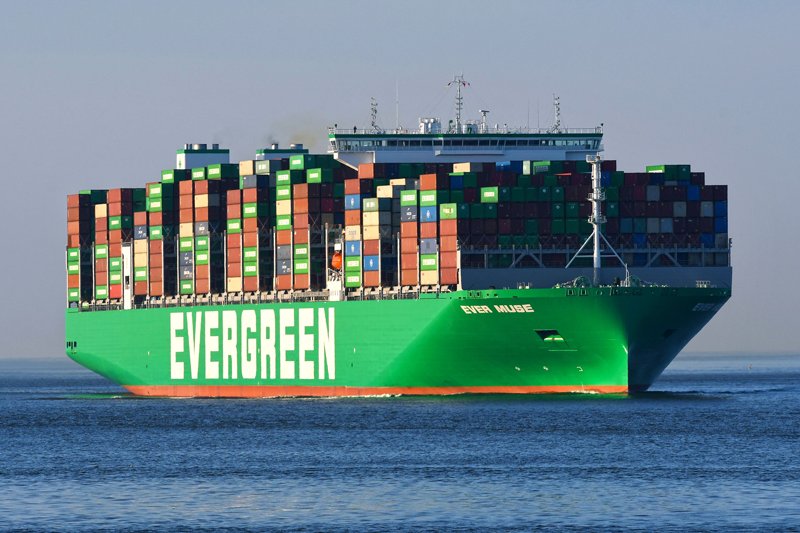 Transit: EVER MUSE            entering English South Coast at The Dover Strait