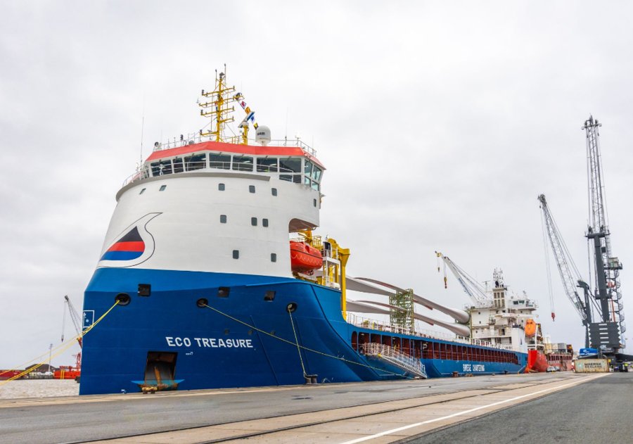 Photograph of the Project Cargo Vessel: ECO TREASURE         (IMO: 9938690). Documented in UK and Regional Shipping Movements.
