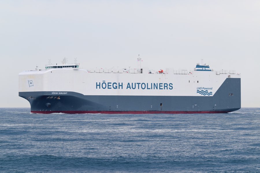 Transit: HOEGH SUNLIGHT entering English South Coast at The Dover Strait
