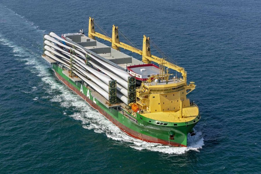 Transit: AAL DAMMAM           entering English South Coast at The Dover Strait