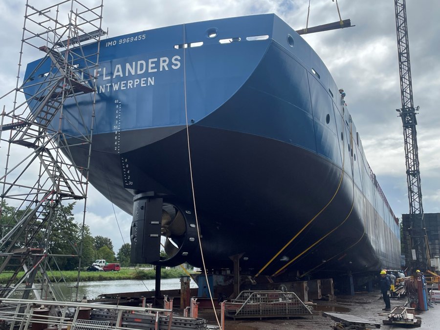 Thames Departure: CL FLANDERS