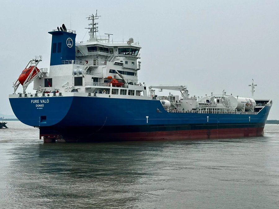 Thames Arrival: FURE VALO           