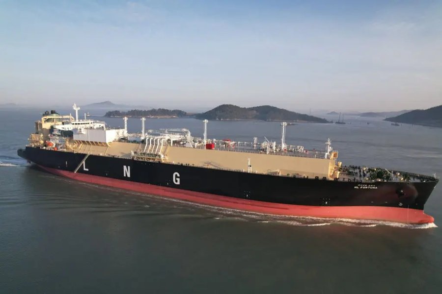Transit: HL FORTUNA           entering English South Coast at The Dover Strait